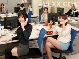 Đụ cái mông to của cô giáo dạy tiếng Tây Ban Nha trong xe sau giờ học
